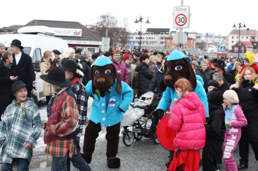 Barnas kostymetog under Vinterfestuka 2012. Foto: Maria Santi Bagtas