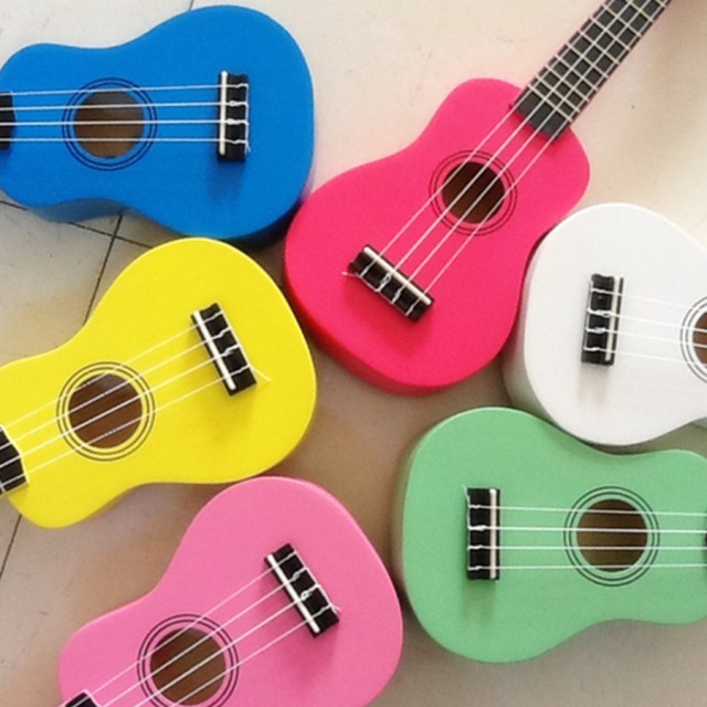 ukulele-multicolour-21-inch-ukulele-strings-small-acoustic-guitar-free-bag