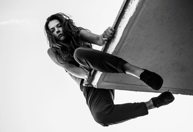 Et av ukas musikalske sidespor: Signe Eide har grunn til å være høyt oppe etter utgivelsen av sitt kraftfulle minialbum Simple/Heavy. Foto: Mona Ulriche Schanche