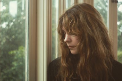 Et av ukas musikalske sidespor: Ida Jenshus utrykksfulle, betagende stemme kler den nye singele i aller høyeste grad. Foto:J.D. Souther